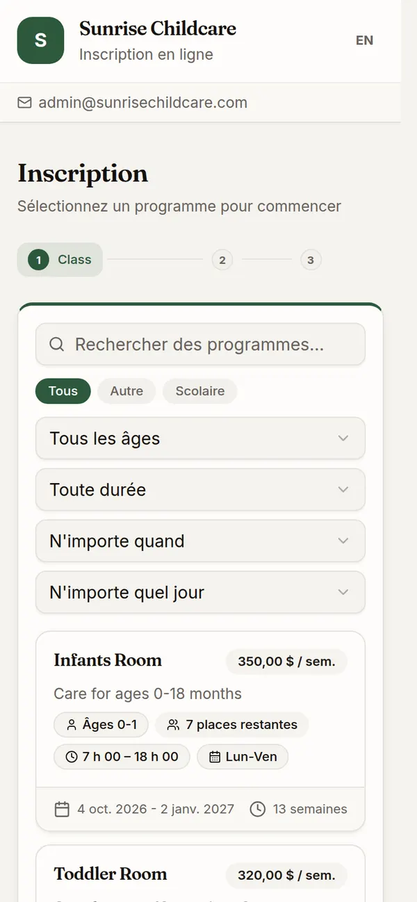 Page d’inscription d’un service de garde sur un téléphone, avec chaque groupe, ses âges, ses heures et les places restantes